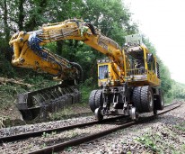 Débroussailleuse rail-route