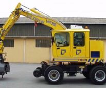 Pelle hydraulique rail-route